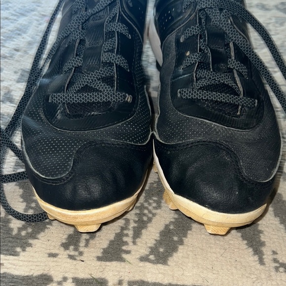 Under Armour Black and White Sports Cleats - Picture 3 of 5